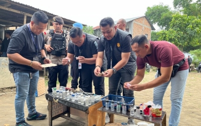 Gerebek Gang Pantai, Satres Narkoba Ciduk Tersangka Narkoba Beserta 4 Paket Sabu