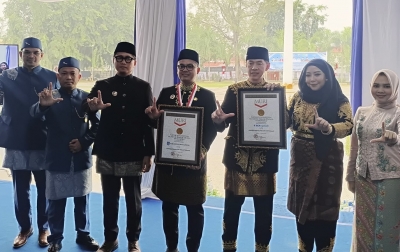 Tingkatkan Inklusi Keuangan, BCA Syariah Raih Rekor MURI Pembukaan 1.186 Rekening Saku Valas