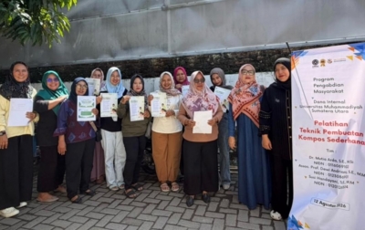 Dosen UMSU Latih Dasawisma Duku Olah Sampah Organik Rumah Tangga Menjadi Kompos