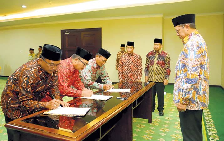 dur-brutu-kepala-biro-aakk-uinsu