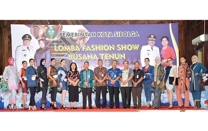 puluhan-peserta-ikut-lomba-fashion-show