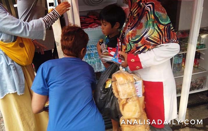 berbagi-rezeki-di-bulan-ramadan-ala-komunitas-food-truck-sedekah