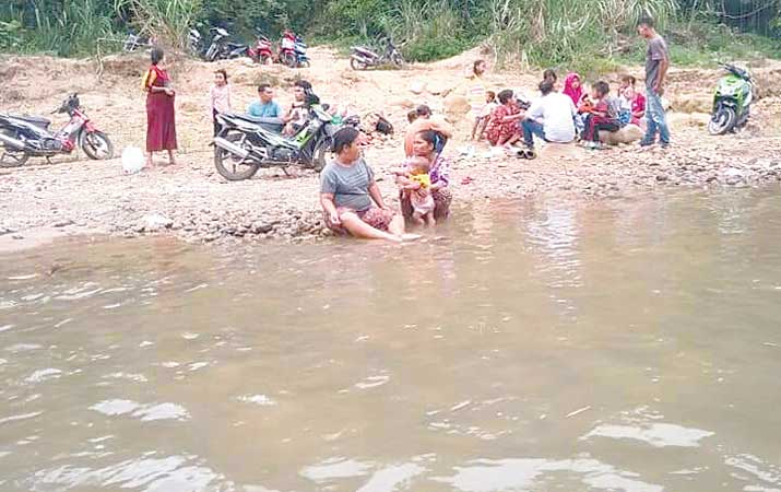 ribuan-masyarakat-padati-sungai-batang-pane