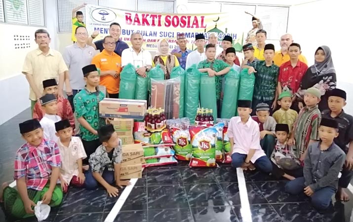 serahkan-bantuan-ke-panti-asuhan-muhammadiyah