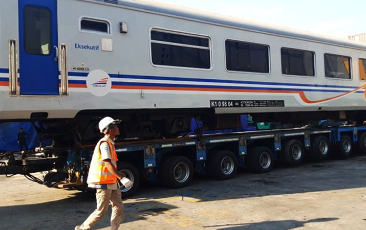 satu-trainset-kereta-penumpang-tiba-di-medan-siap-dioperasikan