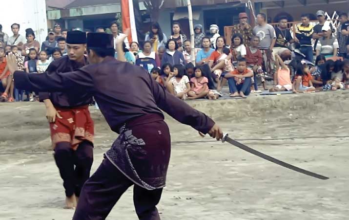 pencak-silat-dan-sinandong-ditampilkan-lagi