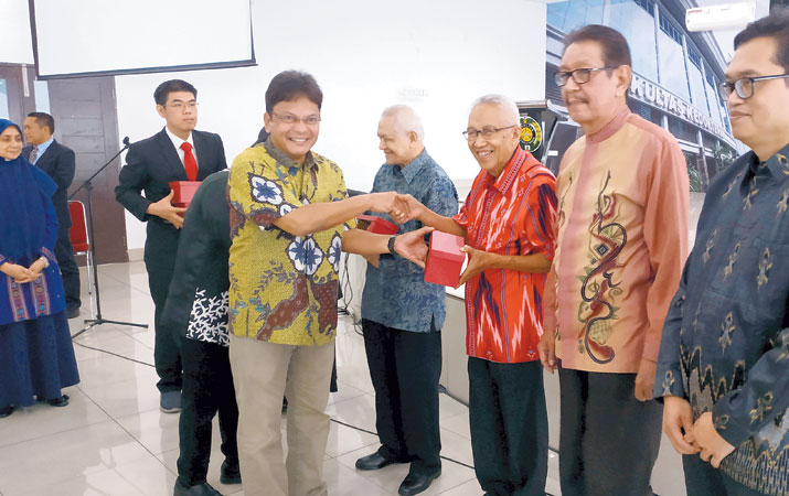 dosen-dokter-harus-dekat-dengan-masyarakat